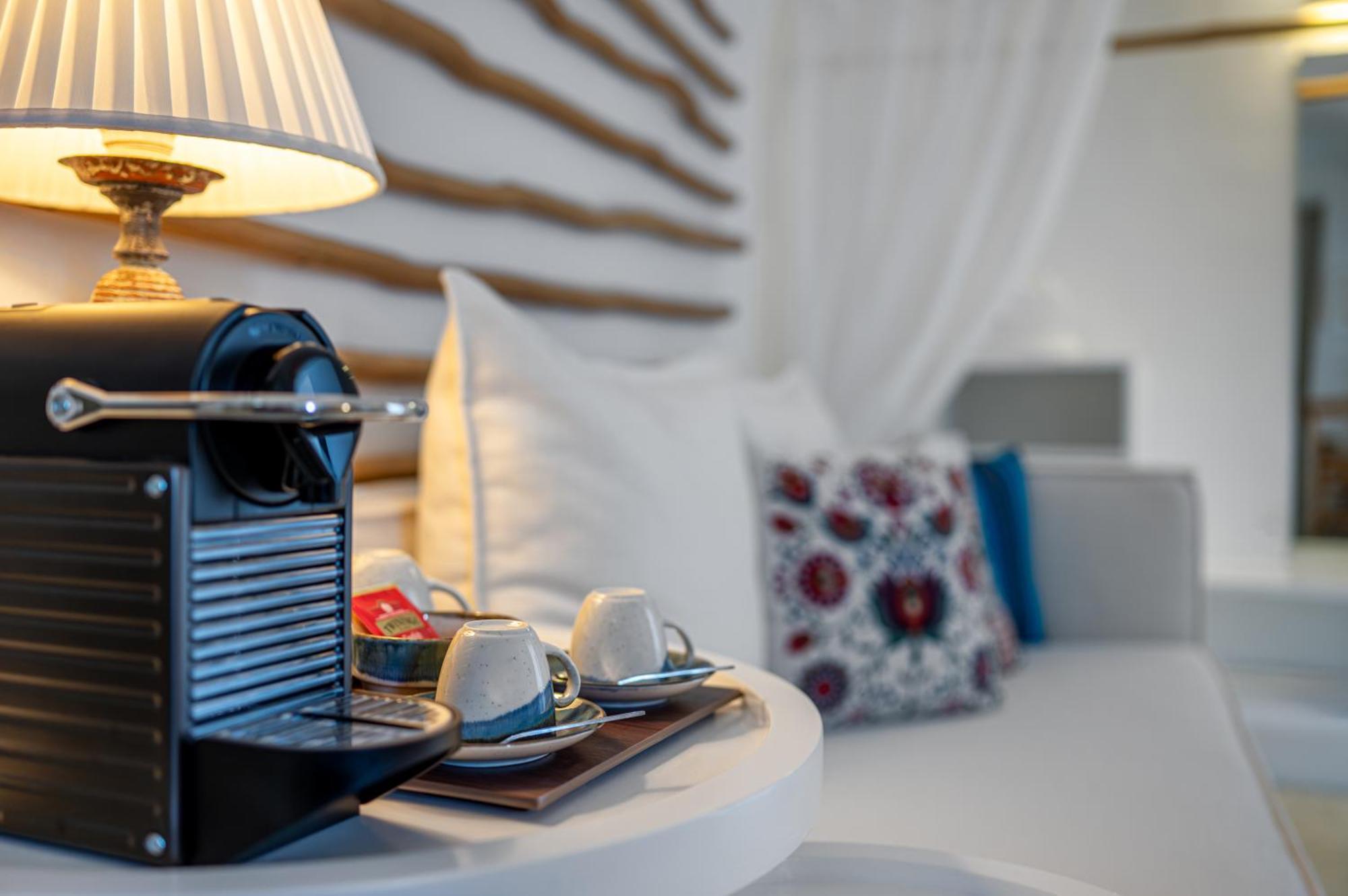 Iconic Santorini, A Boutique Cave Hotel By Sandglass Имеровигли Стая снимка