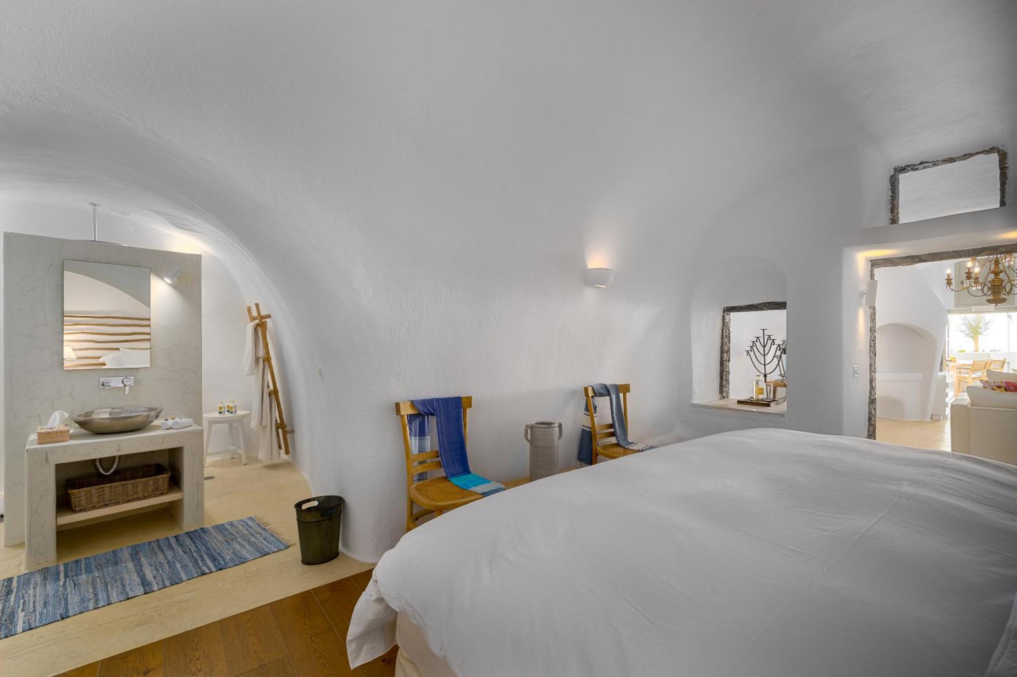Iconic Santorini, A Boutique Cave Hotel By Sandglass Имеровигли Стая снимка